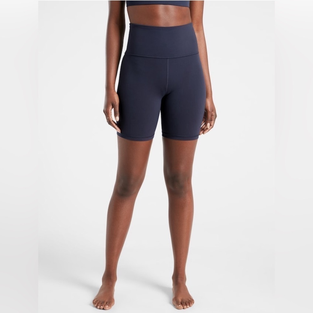 NWT Ultra High Rise Elation 7” Navy Shorts Size SP